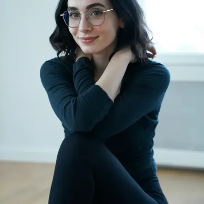 Тёплая Полина, 23
