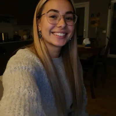 Аиша, 27