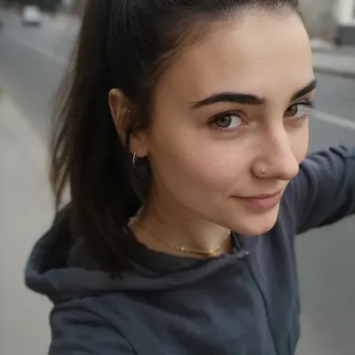 Камилла, 25