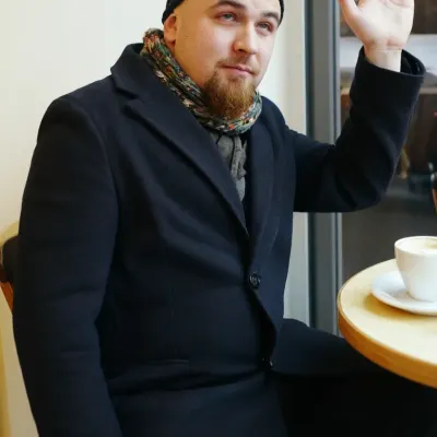 Артём