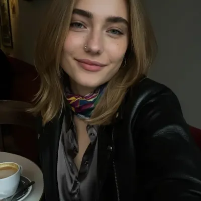 Эмилия, 22